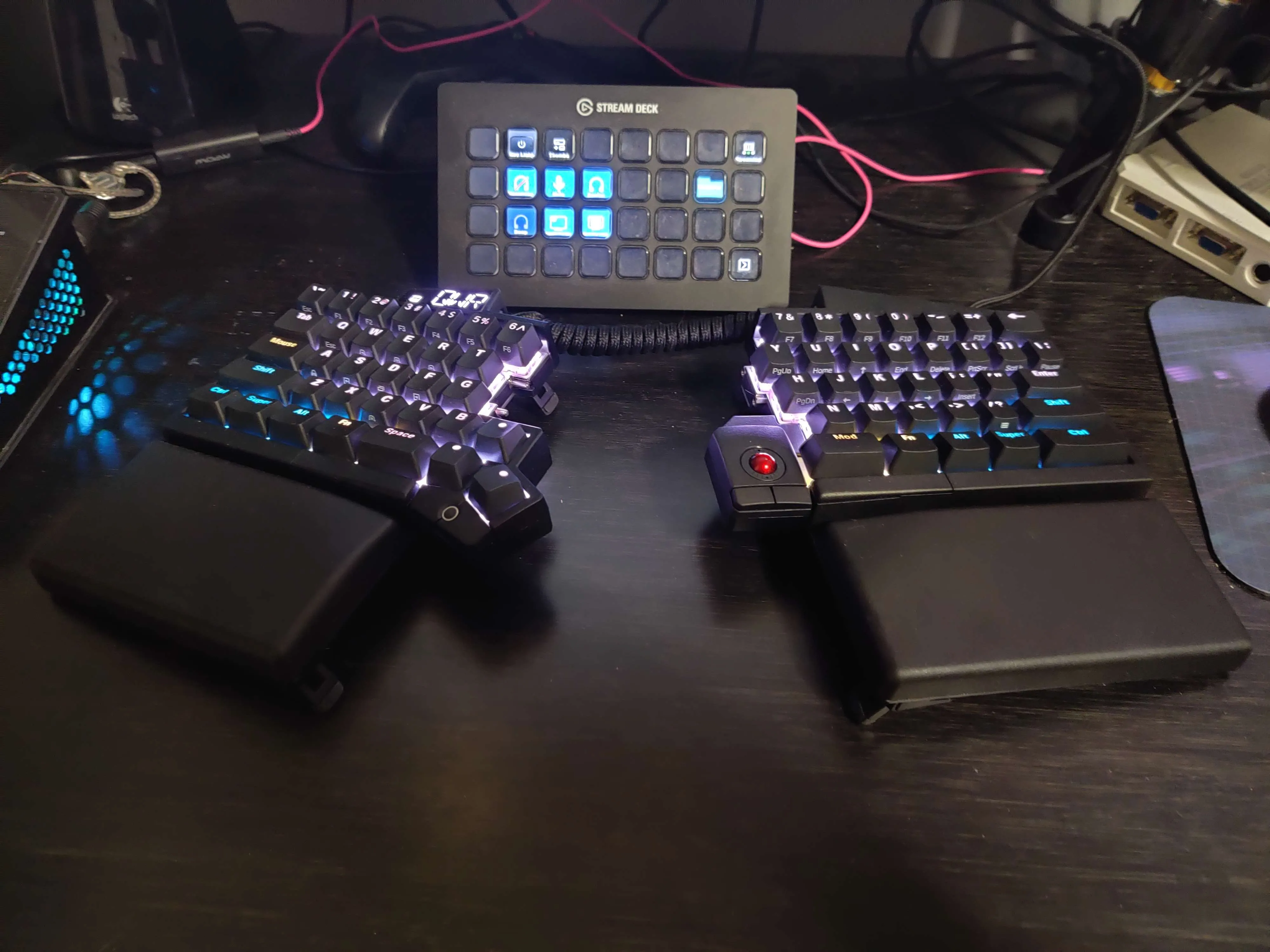 Photo of my new keyboard and my initial setup.